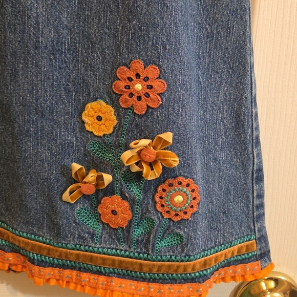 B.T. Kids Girls Denim jumper Dress Fall Fashion Appliqué Size 5 - Picture 2 of 8